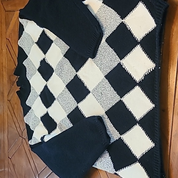 Liz & Co. Argyle sweater sz Large. Black white and gray.(#672) - Picture 1 of 12